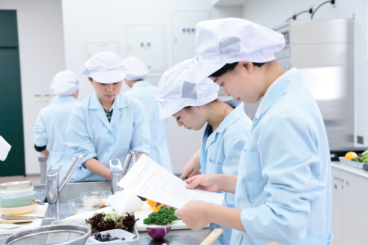 山梨学院短期大学 関東 甲州 山梨県 全国栄養士養成施設協会